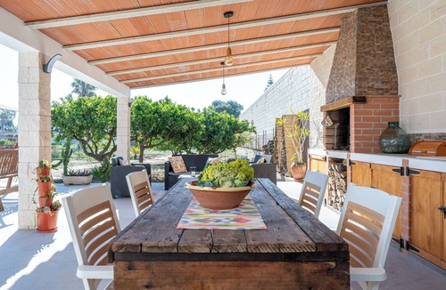 Deltebre House | Holiday Home 'Ca L'Agulla' with Private Pool, Wi-Fi and Air Conditioning