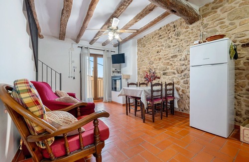 Tivissa House | Holiday Home 'Ca La Llum' with Mountain View, Private Terrace and Wi-Fi