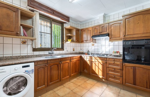 Yatova House | Holiday Home 'Ca La Morancica' with Mountain Views, Wi-Fi and Air Conditioning