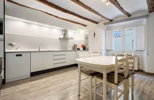 Tivissa House | Holiday Home 'Ca Miquel' with Wi-Fi and Air Conditioning