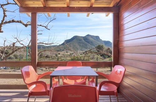 Barx House | Holiday Home 'Cabaña Madera A' with Mountain View, Wi-Fi and Air Conditioning