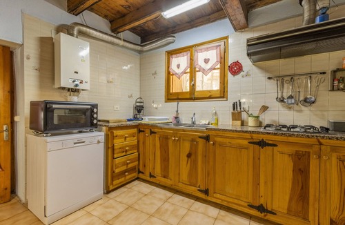 Ansovell House | Holiday Home "Cal Barral" with Mountain View, Balcony & Wi-Fi