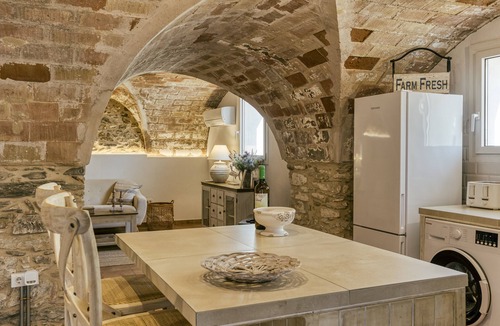 Llanca House | Holiday Home 'Can Bosch' with Mountain View, Wi-Fi and Air Conditioning