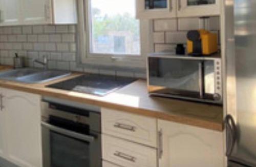 Sils House | Holiday Home 'Can Dennis' with Private Pool, Wi-Fi and Air Conditioning