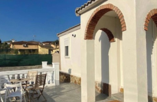 Sils House | Holiday Home 'Can Dennis' with Private Pool, Wi-Fi and Air Conditioning
