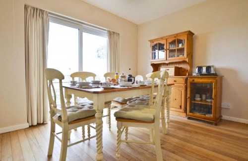 Beadnell House | Holiday Home Capenhurst by Interhome