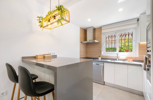 Playa Flamenca House | Holiday Home 'Casa Estaca' with Sea View, Wi-Fi and Air Conditioning