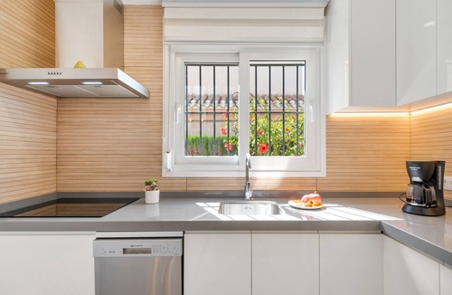 Playa Flamenca House | Holiday Home 'Casa Estaca' with Sea View, Wi-Fi and Air Conditioning