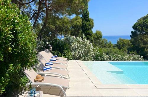 Pals House | Holiday Home Casa Blue Art by Interhome