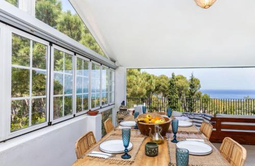 Pals House | Holiday Home Casa Blue Art by Interhome