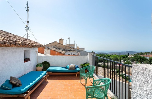 Aigues House | Holiday Home 'Casa Clara' with Sea View, Private Terrace and Wi-Fi