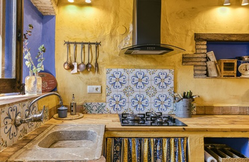 Cantallops House | Holiday Home 'Casa De Pueblo' with Mountain View, Private Terrace and Wi-Fi