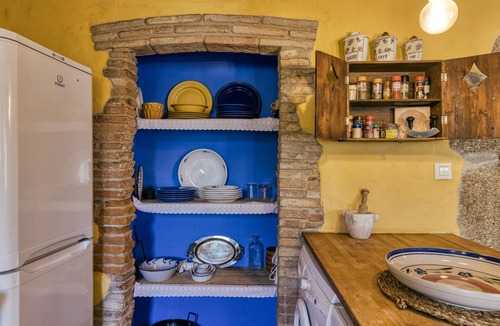 Cantallops House | Holiday Home 'Casa De Pueblo' with Mountain View, Private Terrace and Wi-Fi