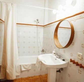Sant Salvador de Bianya House | Holiday Home Casa Rural El Callís mit Bergblick by Interhome