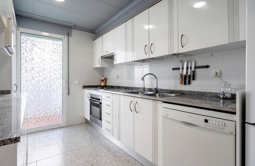 L'Aldea House | Holiday Home 'Casa García' with Balcony, Wi-Fi and Air Conditioning
