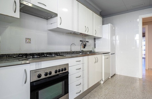 L'Aldea House | Holiday Home 'Casa García' with Balcony, Wi-Fi and Air Conditioning