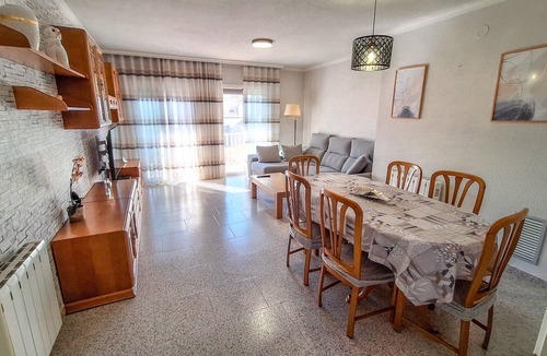 L'Aldea House | Holiday Home 'Casa García' with Balcony, Wi-Fi and Air Conditioning
