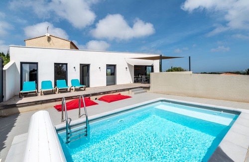 La Palme House | Holiday Home 'Casa Palma 2 - Sejour Ideal' with Lake View, Wi-Fi and Air Conditioning