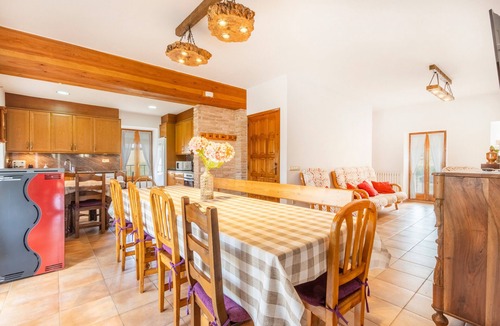Solsona House | Holiday Home 'Casa Ponet' with Mountain View, Private Pool and Wi-Fi