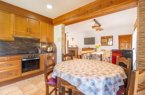 Solsona House | Holiday Home 'Casa Ponet' with Mountain View, Private Pool and Wi-Fi