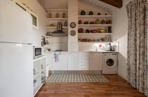 Deltebre House | Holiday Home 'Casa Sorrapa' with Lake Views, Wi-Fi and Air Conditioning
