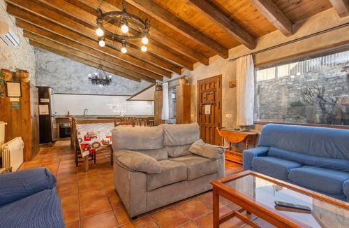 Claravalls House | Holiday Home 'Casabras' with Private Pool, Wi-Fi & Air Conditioning