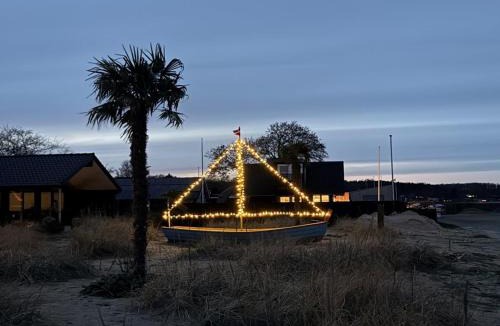 Grønninghoved Strand House | Holiday Home Catalina - 30m from the sea by Interhome