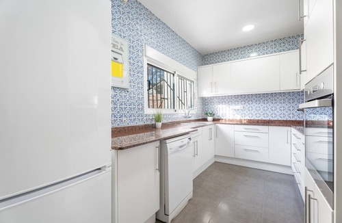 El Saler House | Holiday Home 'Chalet Saler' with Sea View, Wi-Fi and Air Conditioning