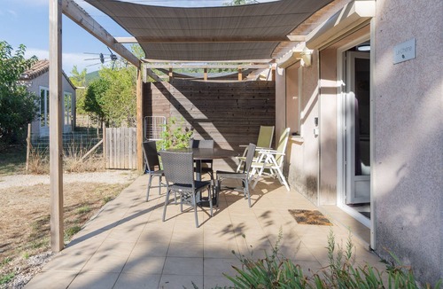 Les Vans House | Holiday Home 'Chêne' with Mountain View, Wi-Fi and Air Conditioning