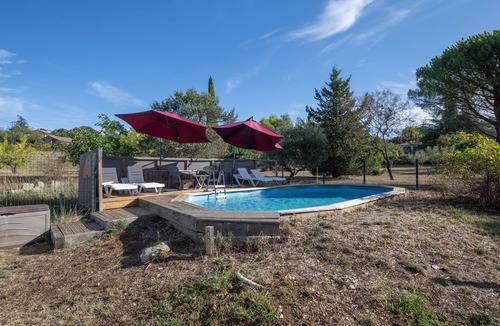 Les Vans House | Holiday Home 'Chêne' with Mountain View, Wi-Fi and Air Conditioning
