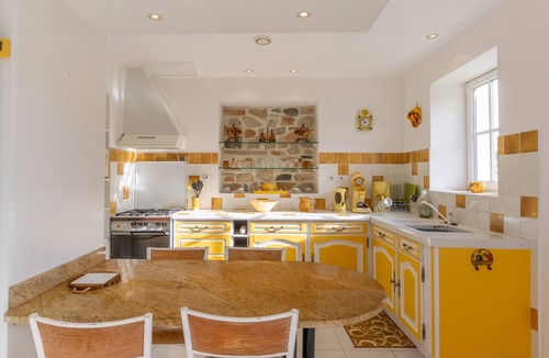 Gras House | Holiday Home 'Chez L'Oncle' with Air Conditioning