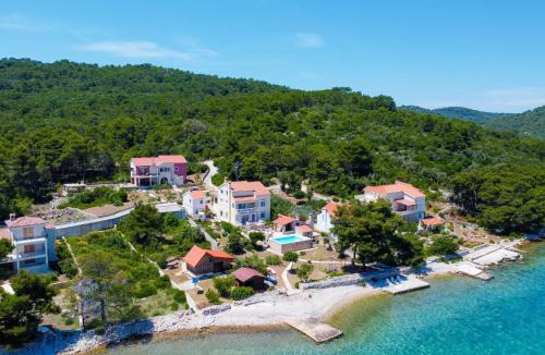 Mali Iz House | Holiday Home Cici by Interhome