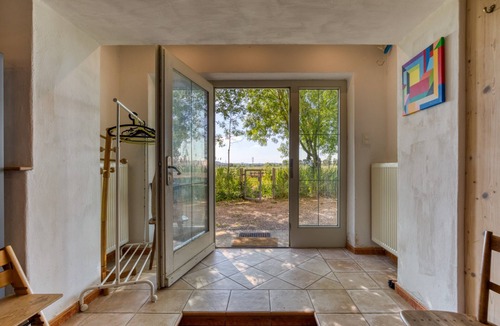 Aspiran House | Holiday Home 'Citron' with Shared Pool, Private Garden and Wi-Fi