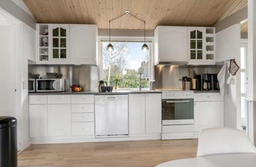 Hou House | Holiday Home Clarabelle - 700m from the sea by Interhome