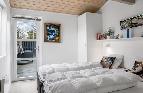 Hou House | Holiday Home Clarabelle - 700m from the sea by Interhome