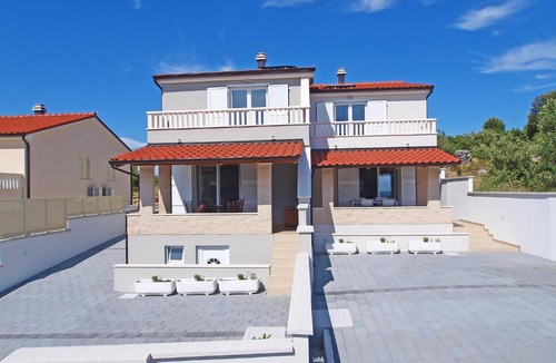 Razanj House | Holiday Home Claudia 2
