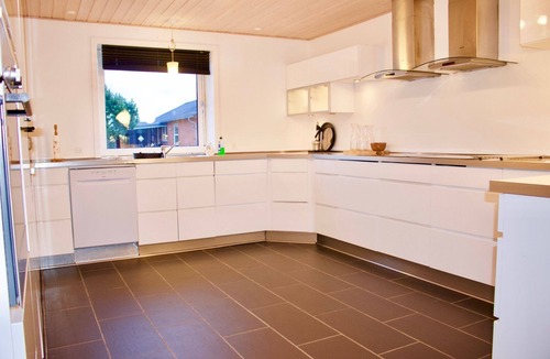 Harboore House | Holiday home close to the sea with indoor pool and room for 30 people