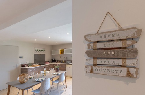Saint-Privat House | Holiday Home "Coeur d'Ardèche, Spacious & Pleasant" with Panoramic View, Private Pool & Jacuzzi
