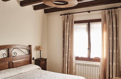 Hontanar House | Holiday Home 'Complejo El Cantueso' with Mountain View, Wi-Fi and Air Conditioning