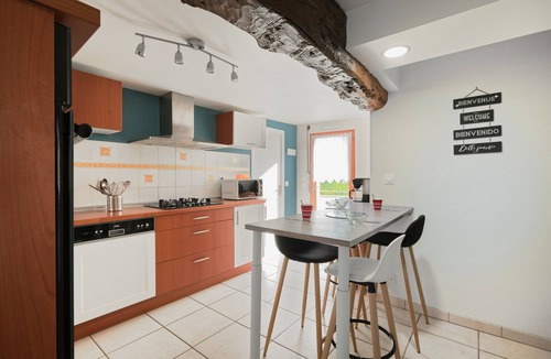 Chateaugiron House | Holiday Home 'Cours Péan' with Private Terrace, Private Garden and Wi-Fi