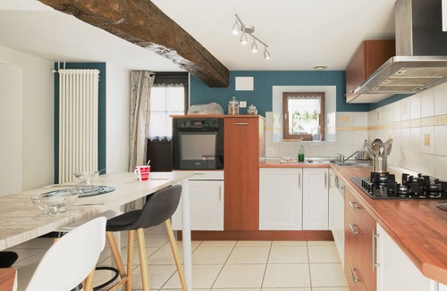 Chateaugiron House | Holiday Home 'Cours Péan' with Private Terrace, Private Garden and Wi-Fi