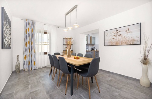 Mali Vareski Villa | Holiday Home Dandelion with Pool