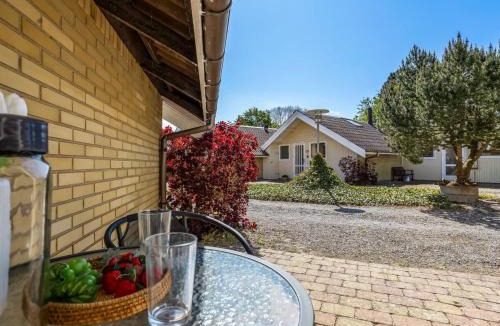 Askeby House | Holiday Home Darina - 150m from the sea by Interhome