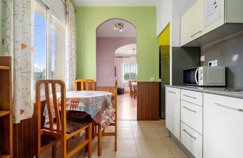 El Ligallo del Ganguil House | Holiday Home "de l'avi" with Pool, Garden & Wi-Fi