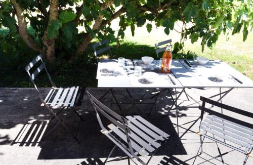 Le Mesnil-Patry House | Holiday Home De Malau by Interhome