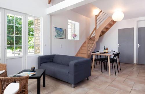 Le Mesnil-Patry House | Holiday Home De Malau by Interhome