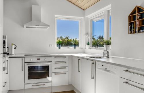Flovt Strand House | Holiday Home Delko - 650m from the sea by Interhome