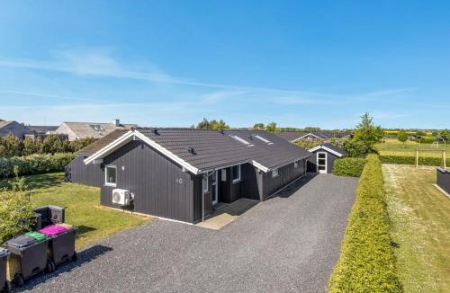 Flovt Strand House | Holiday Home Delko - 650m from the sea by Interhome