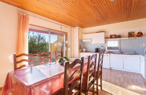 Camelas House | Holiday Home 'Dels Ocells' with Sea View, Shared Pool and Wi-Fi