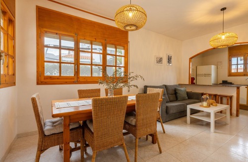 Alcanar House | Holiday Home 'Deltabahia' with Shared Pool, Wi-Fi and Air Conditioning